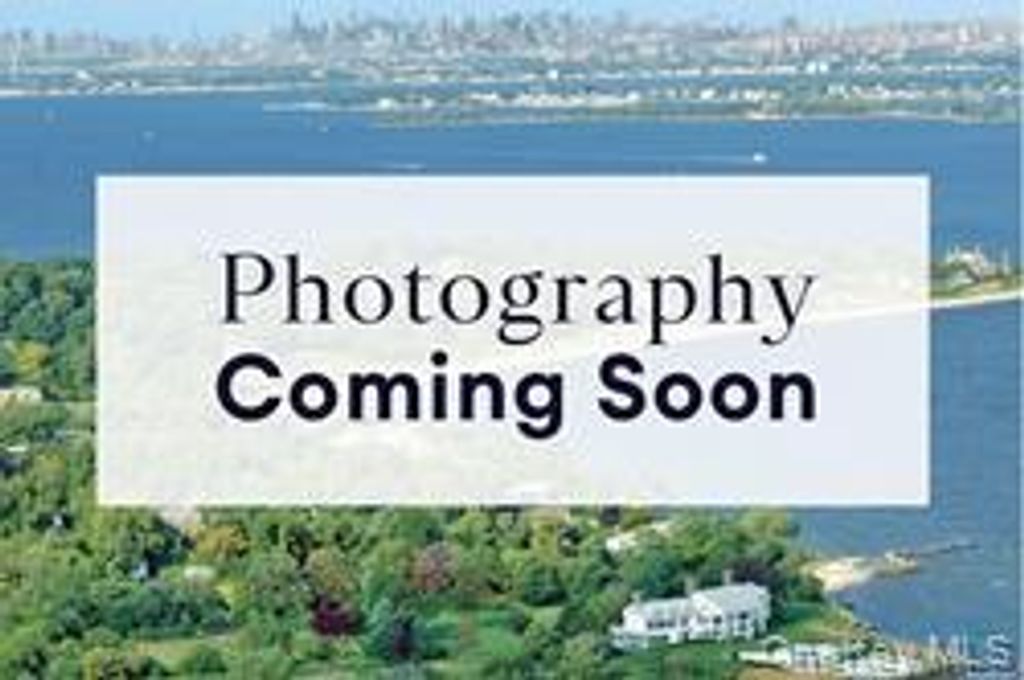 Photo of 36 Sherman Drive, Syosset, NY 11791 (MLS # 994917)