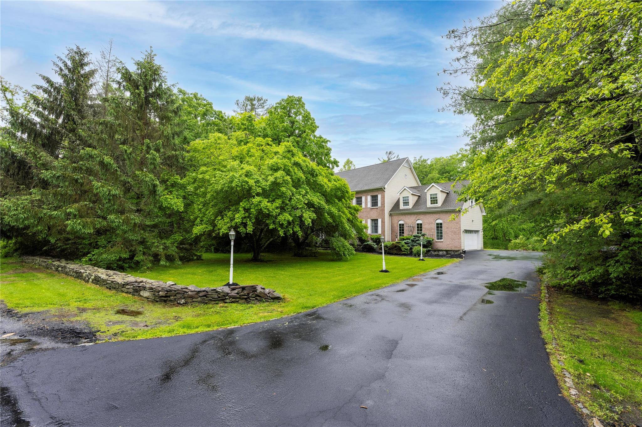 17 Stonegate Drive, Hyde Park, New York image 5