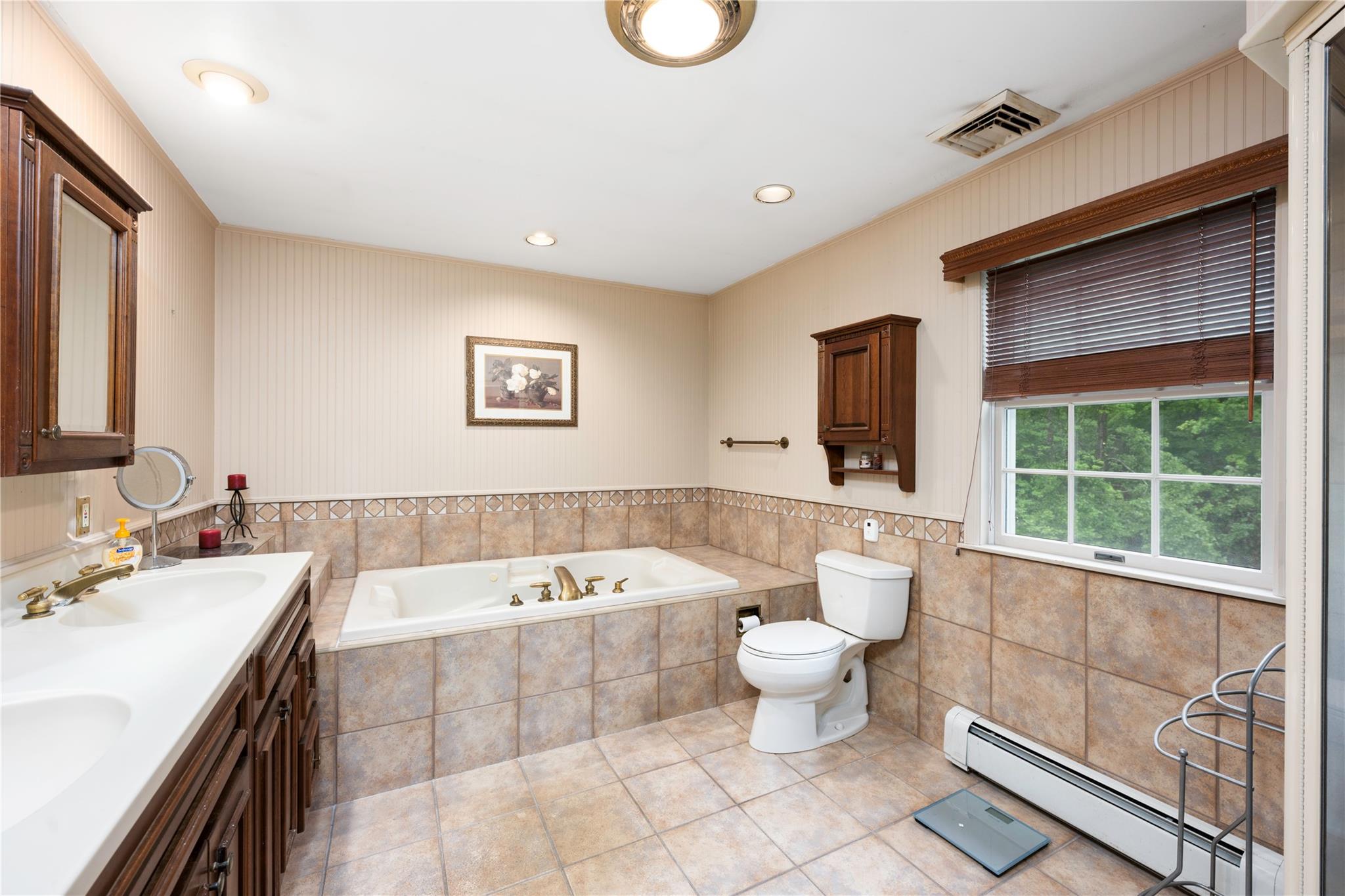 17 Stonegate Drive, Hyde Park, New York image 20