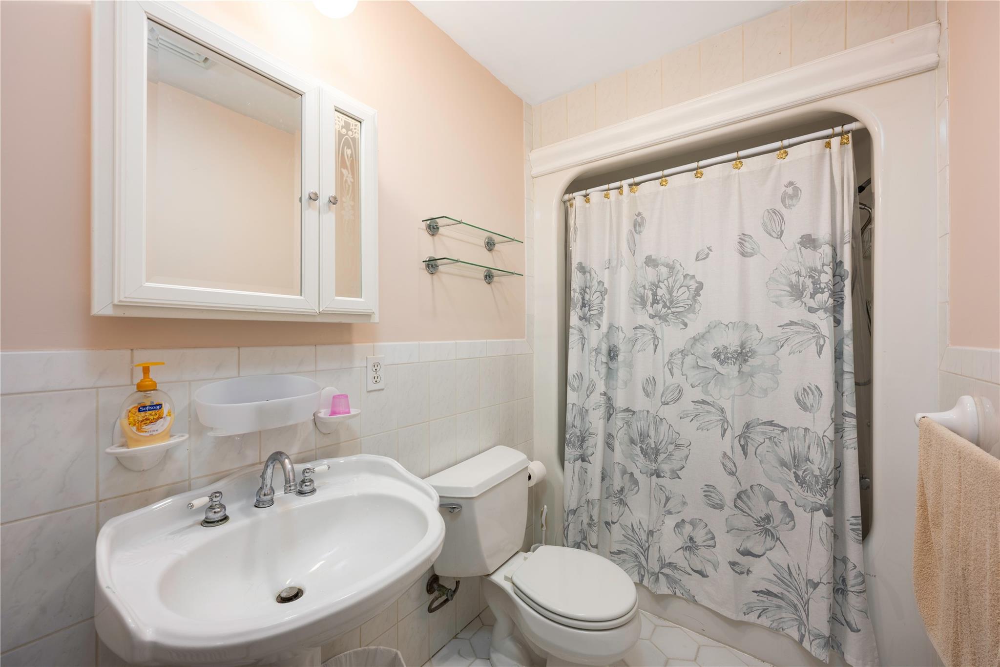 17 Stonegate Drive, Hyde Park, New York image 30