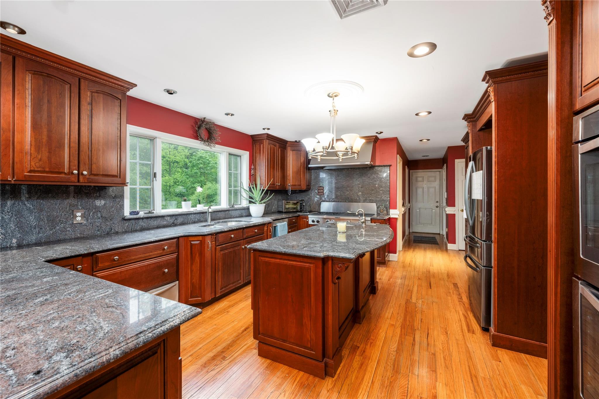 17 Stonegate Drive, Hyde Park, New York image 9