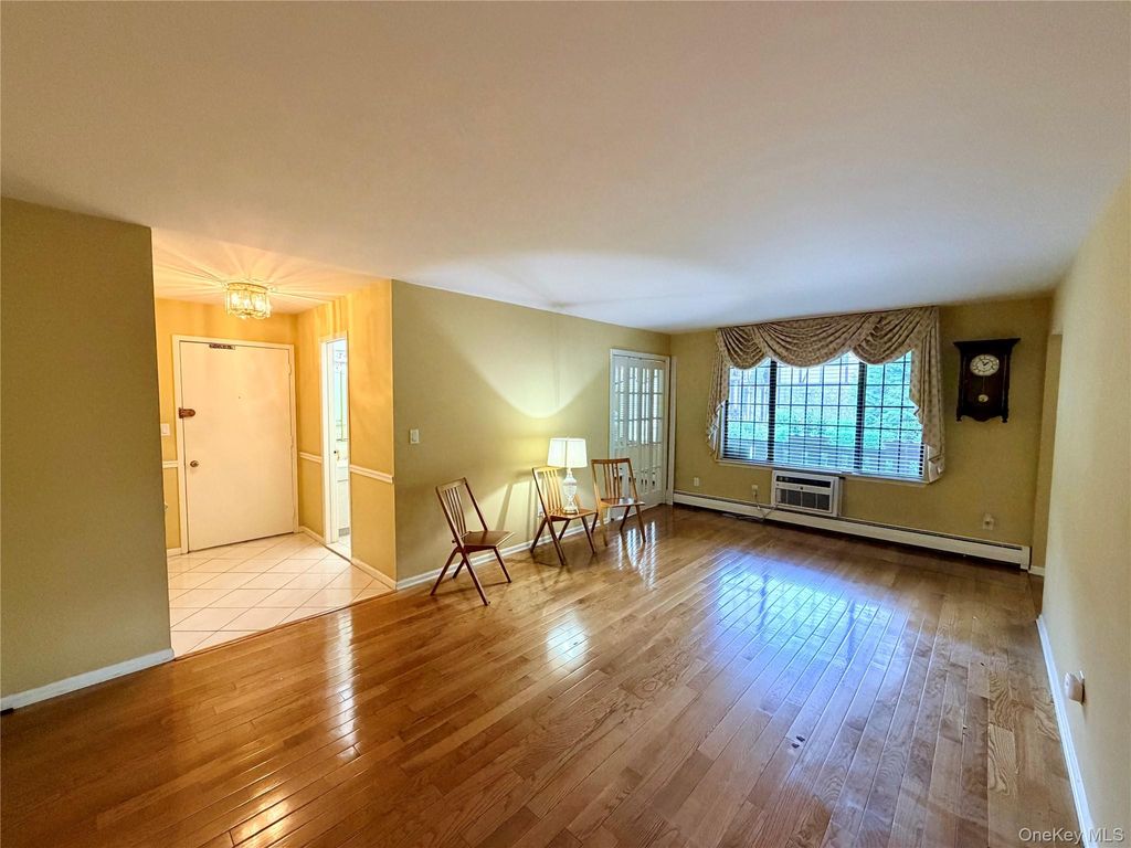 Photo of 20 Foxwood Drive #1, Pleasantville, NY 10570 (MLS # 1013700)