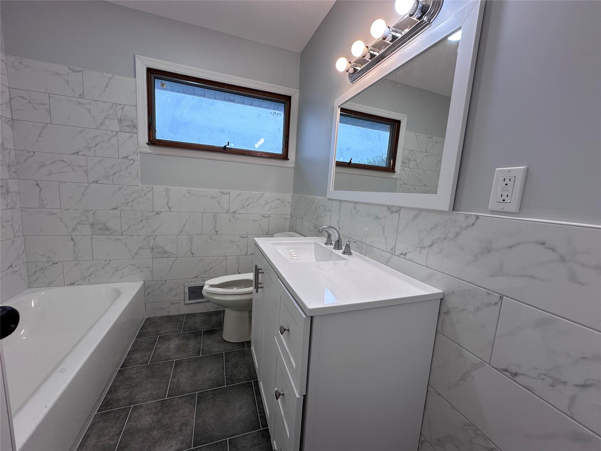42 Blacker Street, Brentwood, New York image 17