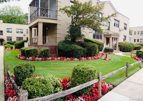Apartment For Rent - 292-300 Cedarhurst Ave<br/> Cedarhurst, NY 11556