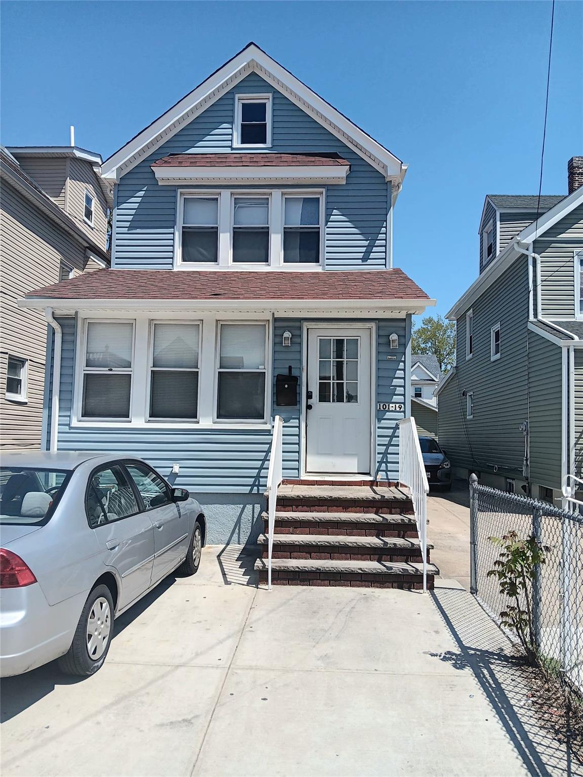 Rental Property at Lefferts Boulevard 2, Richmond Hill, Queens, NY - Bedrooms: 2 
Bathrooms: 1 
Rooms: 3  - $3,000 MO.