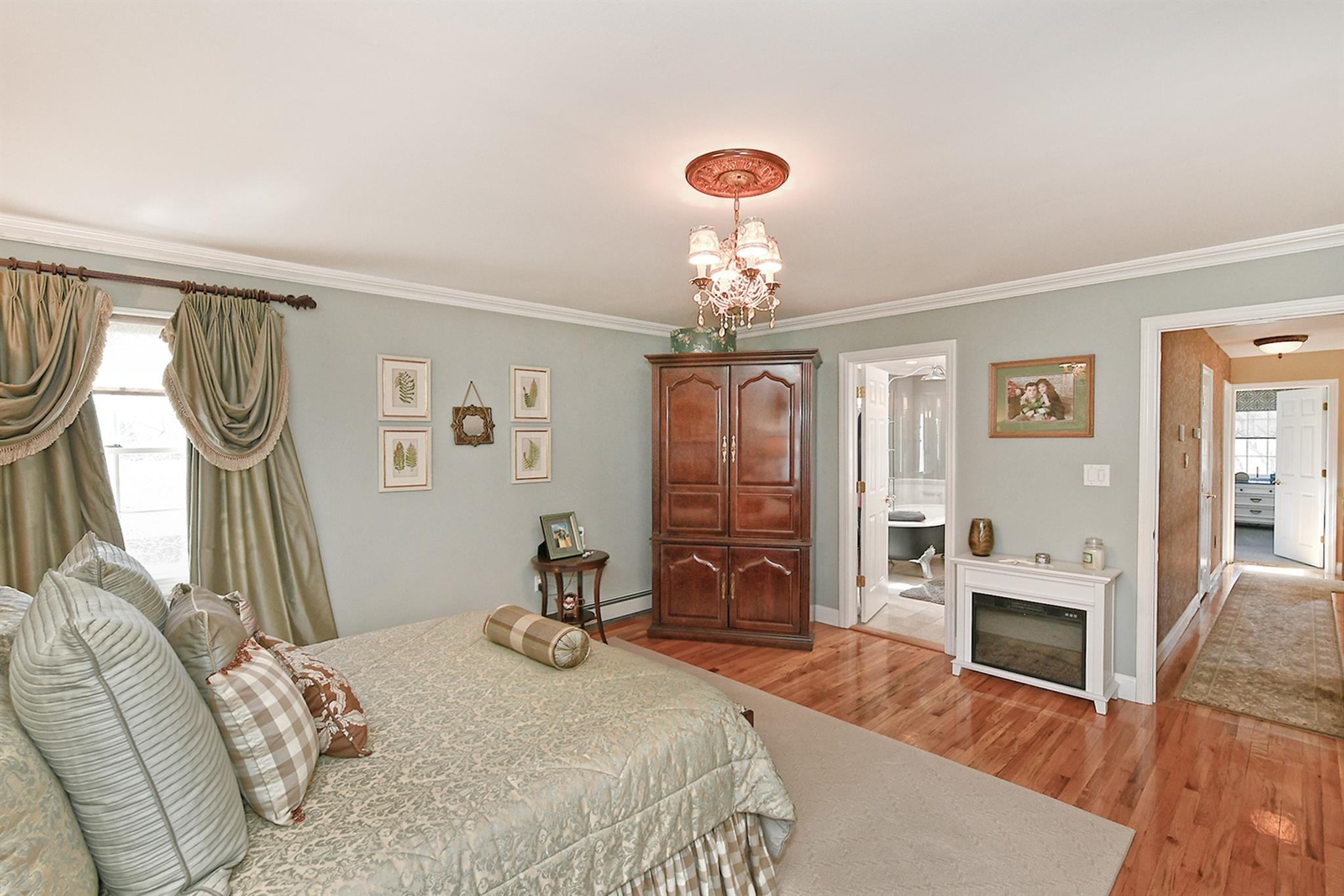42 Campbell Drive, Dix Hills, New York image 21