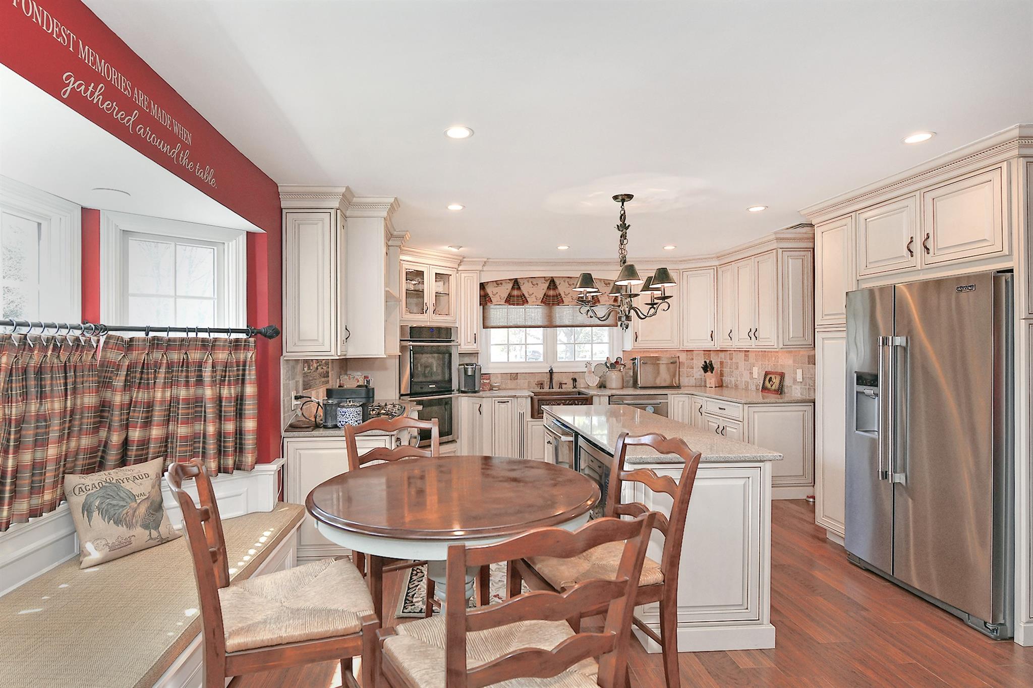 42 Campbell Drive, Dix Hills, New York image 9