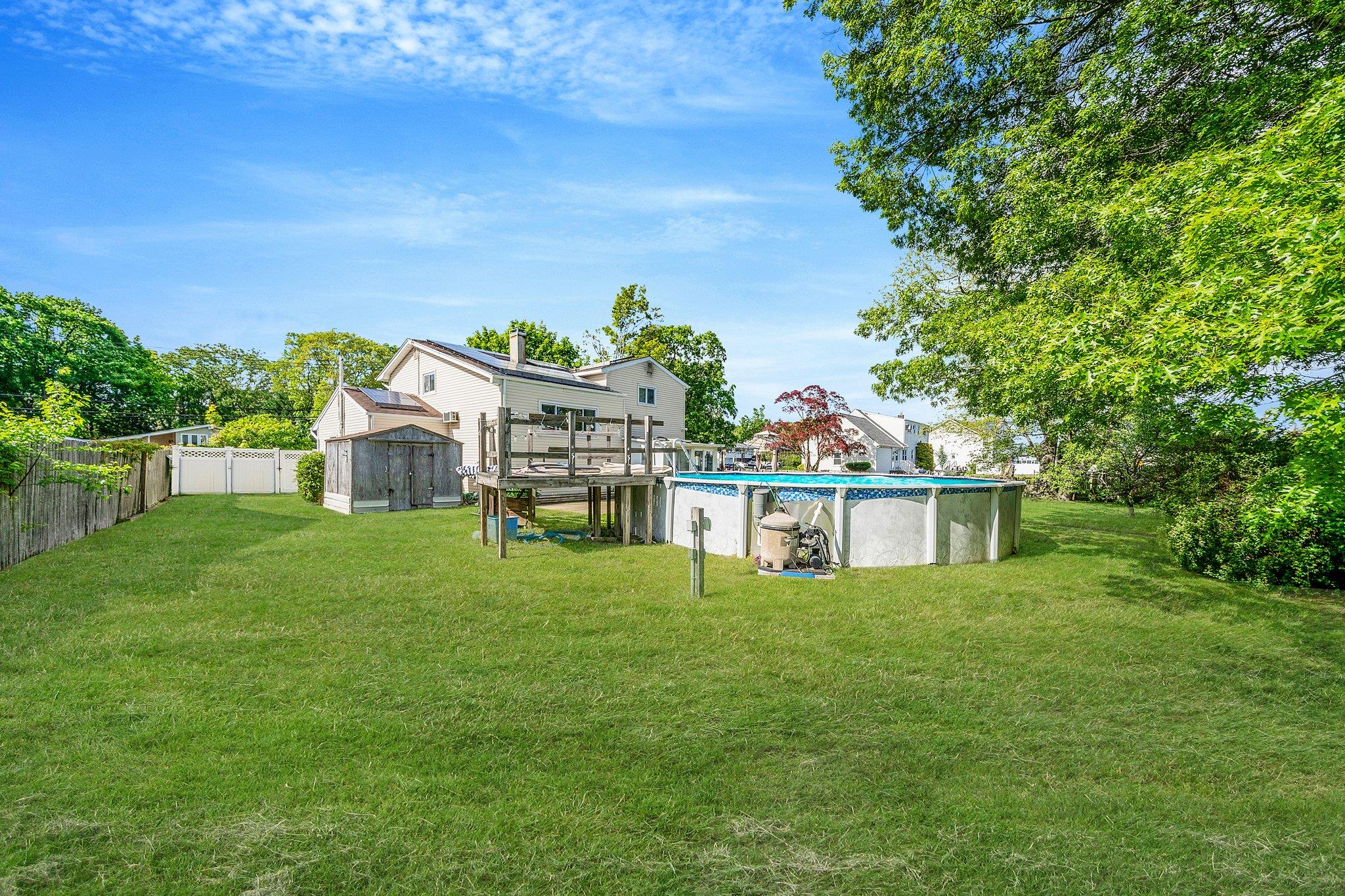 420 Old Country Road, Deer Park, New York image 29