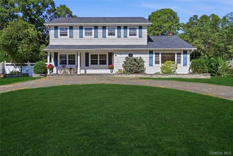 Photo of 343 Mohawk Place, Holbrook, NY 11741 (MLS # 1051284)