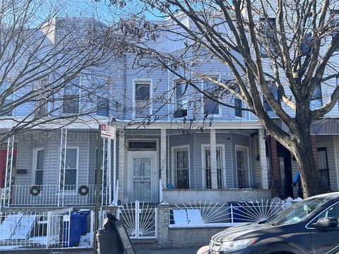Townhouse For Sale - 42 Norwood Avenue<br/> Brooklyn, NY 11208