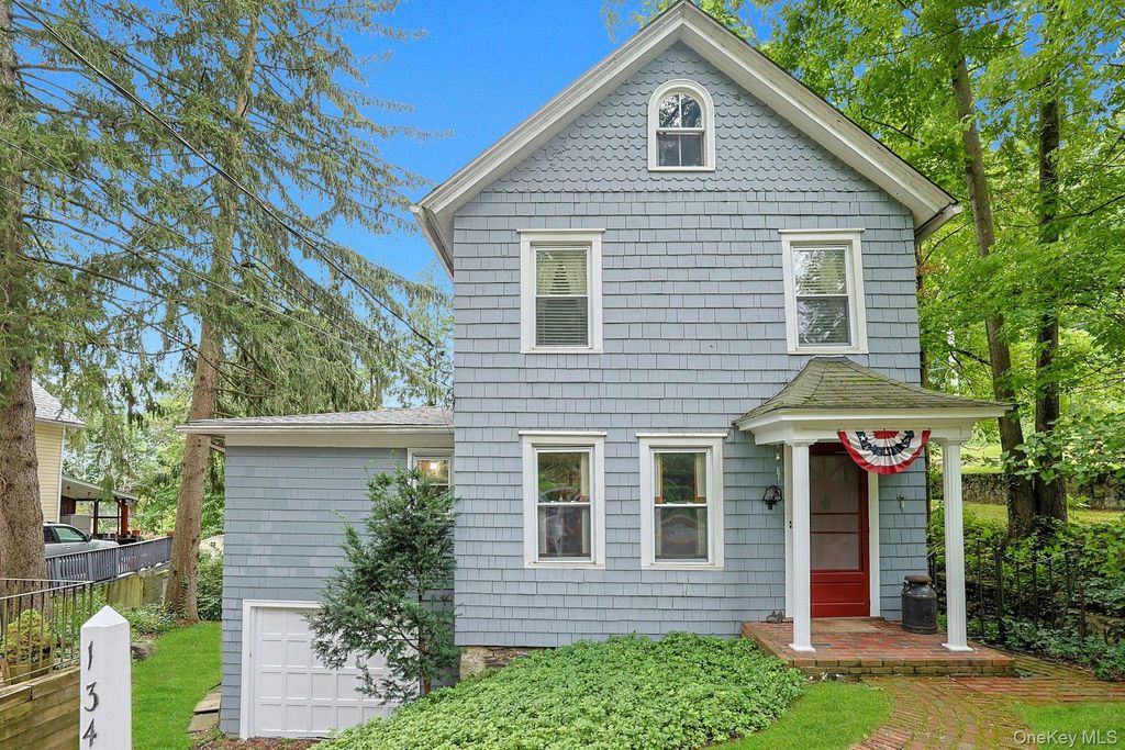Photo of 134 Pleasantville Road, Pleasantville, NY 10570 (MLS # 902904)