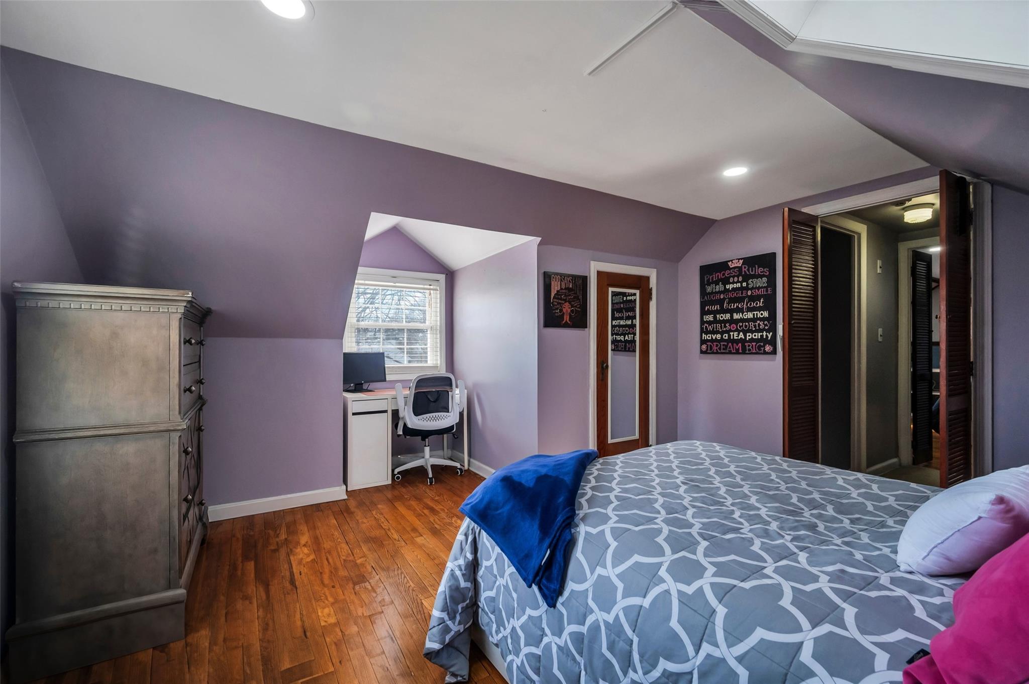 105 N Terrace Place, Valley Stream, New York image 24