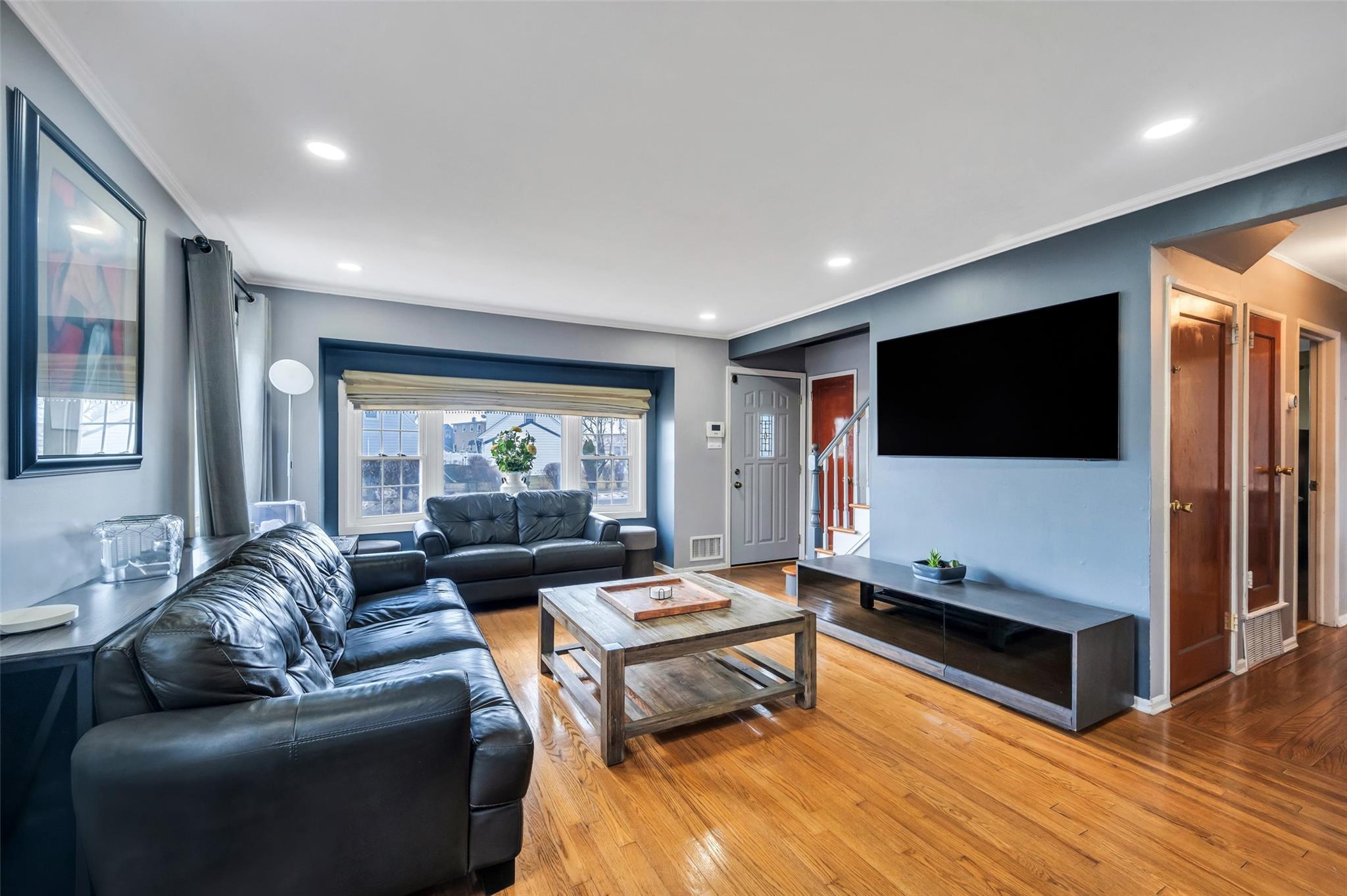 105 N Terrace Place, Valley Stream, New York image 6