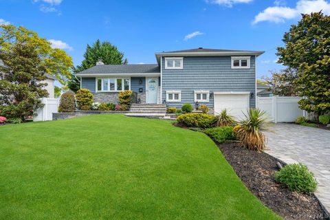 126 Henry Street Massapequa NY 11758