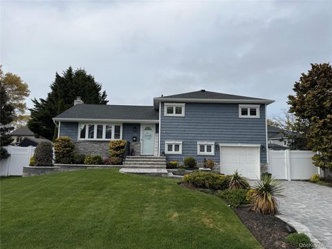 126 Henry Street Massapequa NY 11758