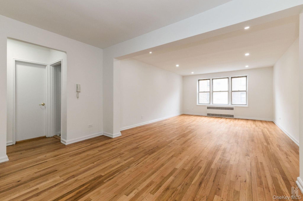 Photo of 79-10 34th Avenue #4U, Jackson Heights, NY 11372 (MLS # 1056480)