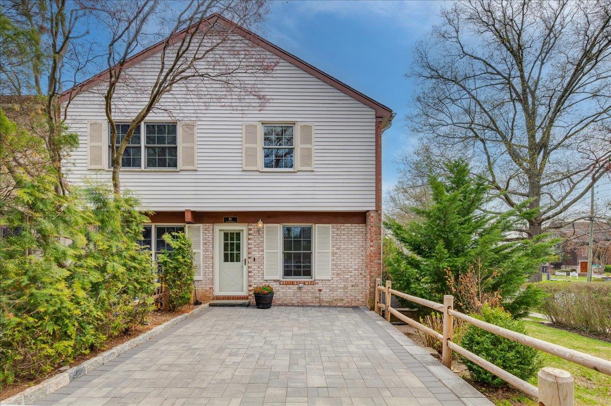 Rental Property at Fenimore Road B8, Mamaroneck, New York - Bedrooms: 1 
Bathrooms: 2 
Rooms: 3  - $2,900 MO.