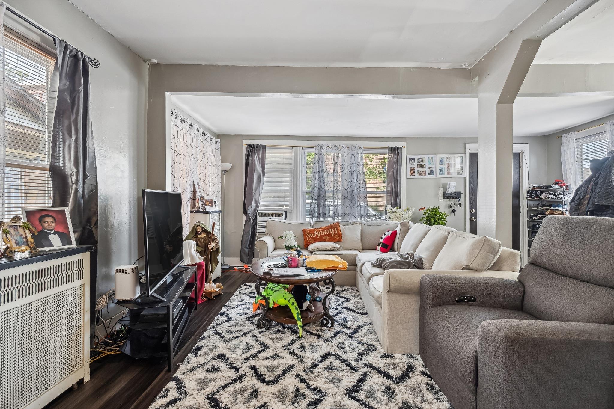 11010 204th Street, Jamaica, New York image 5