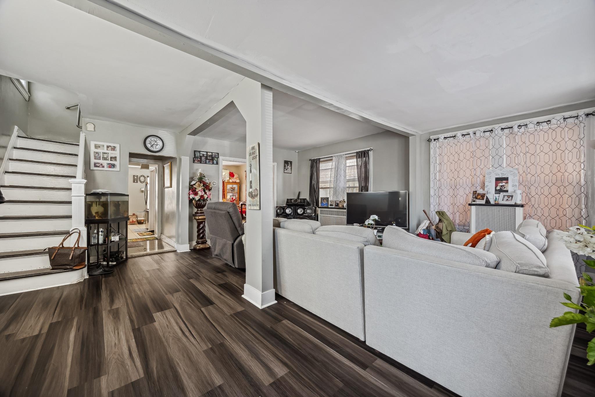 11010 204th Street, Jamaica, New York image 4