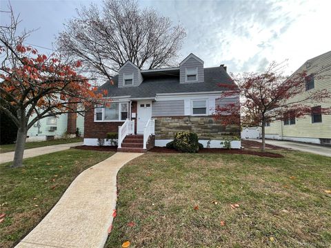 Photo of 3305 1st Street, Oceanside, NY 11572 (MLS # 934851)