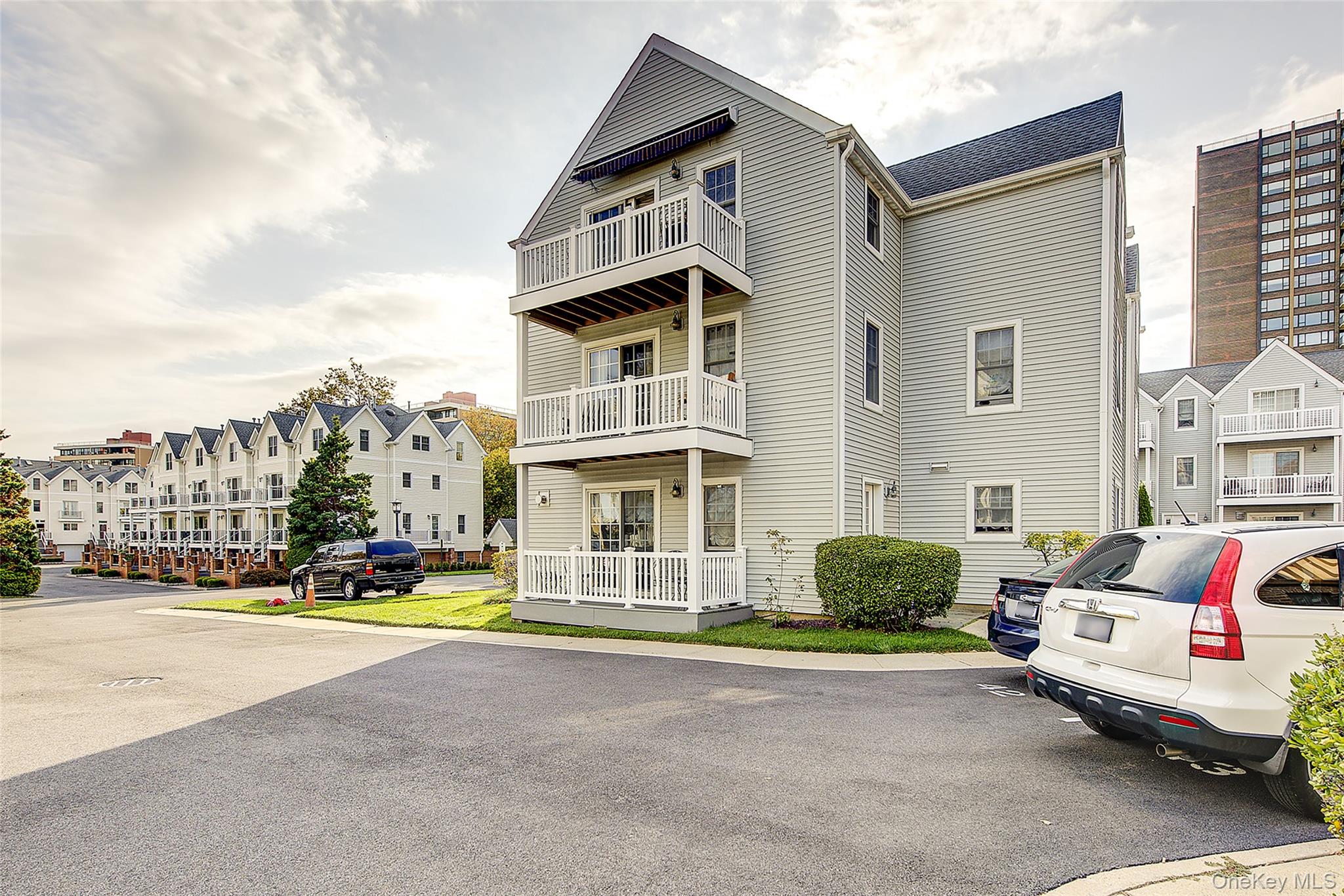 168-03 Powells Cove Boulevard 13