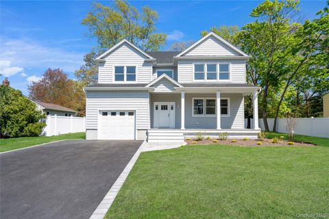 Homes For Sale - 969 Manor Lane<br/> Bay Shore, NY 11706
