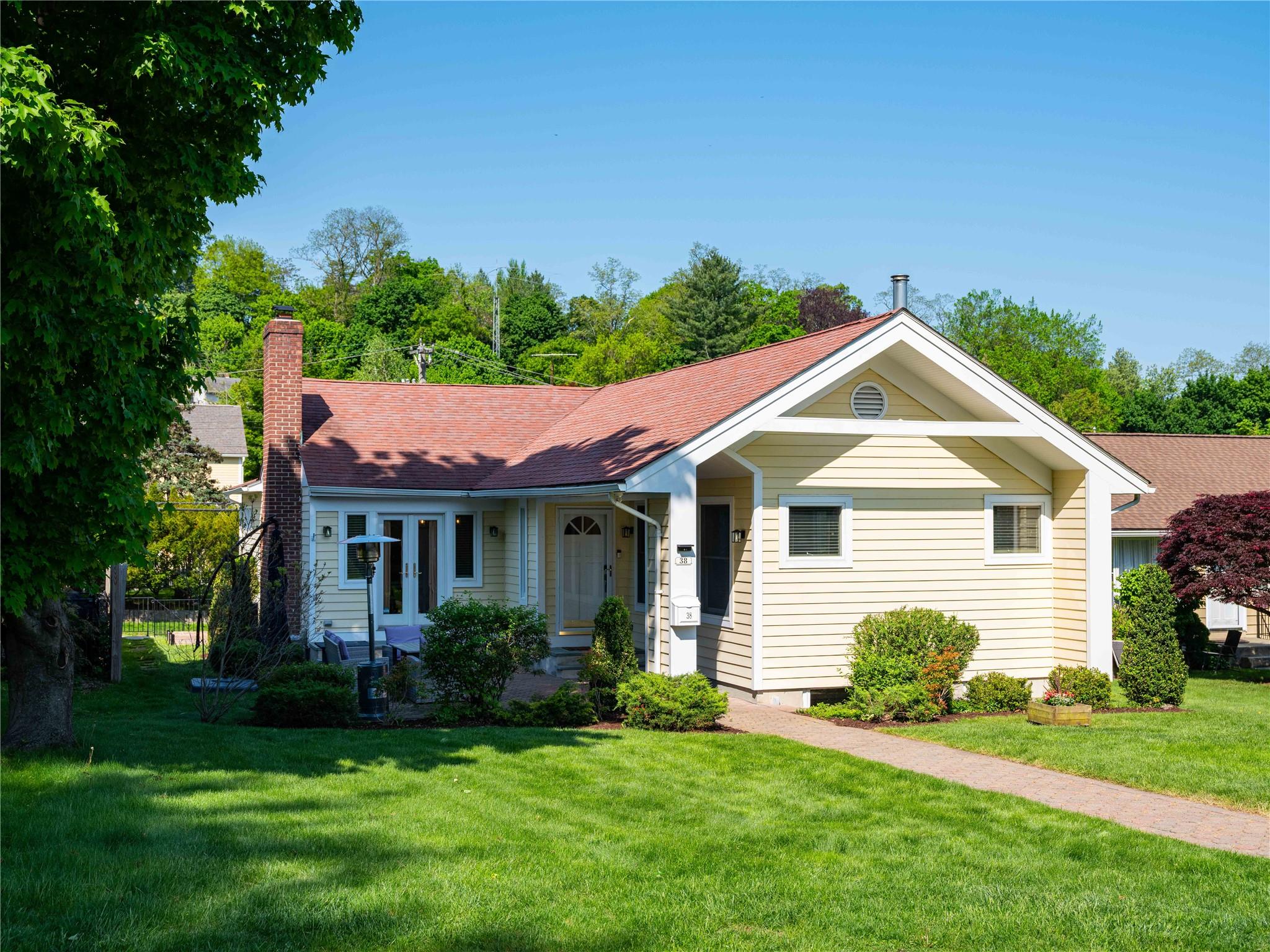 38 Price Street, Dobbs Ferry, New York image 1