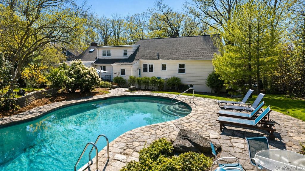 Photo of 11 Iroquois Trail, Harrison, NY 10528 (MLS # 969292)