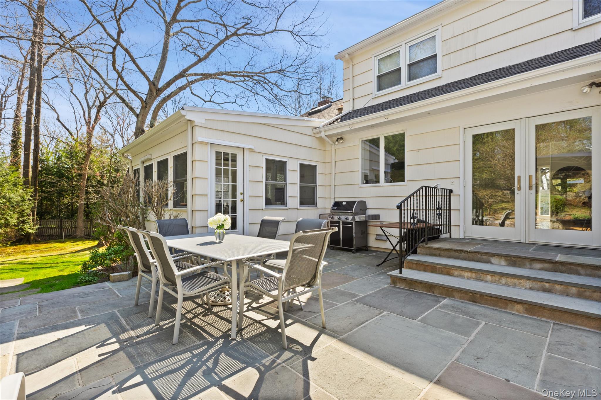 11 Iroquois Trail