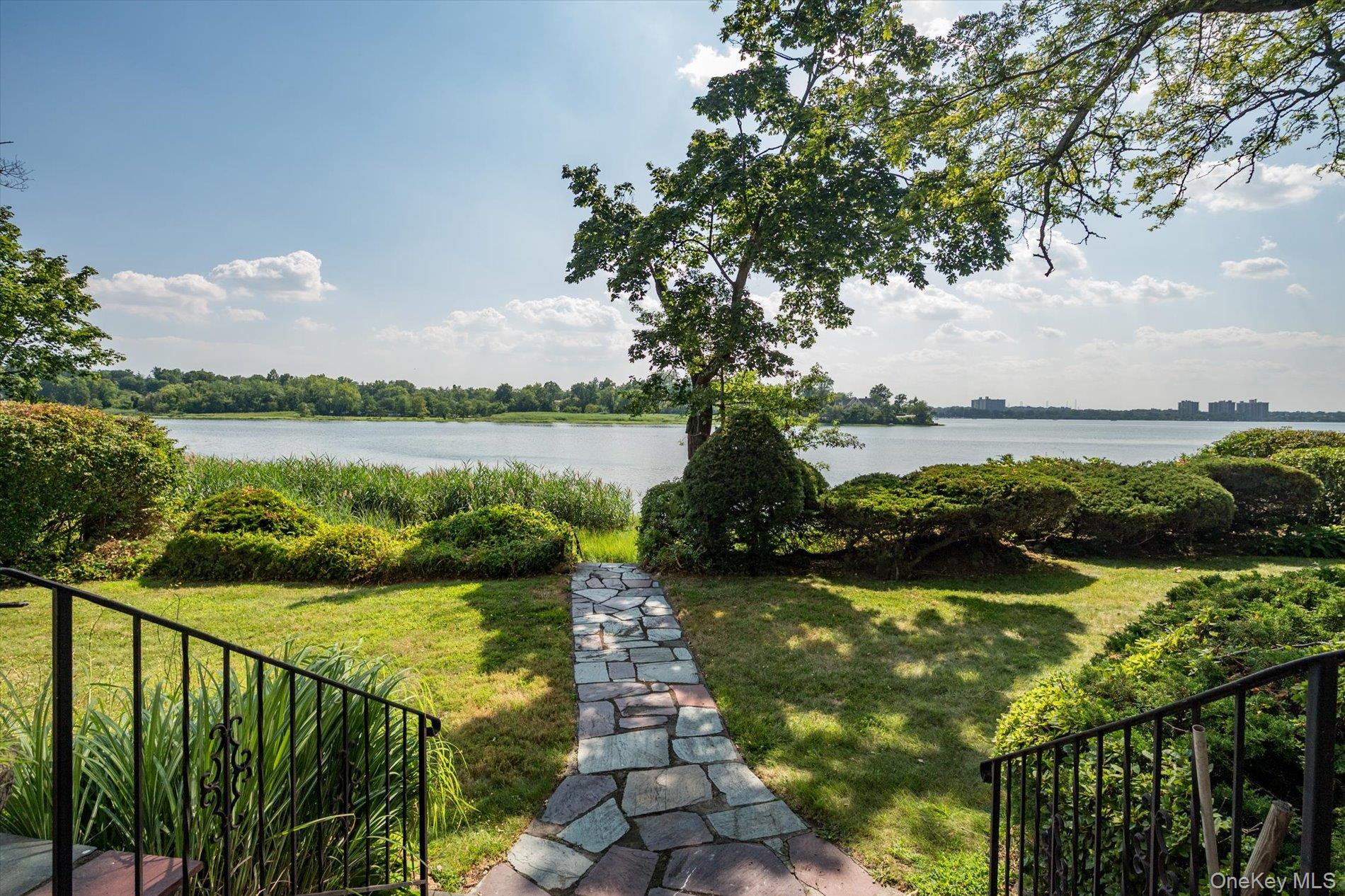 6 Shore Drive