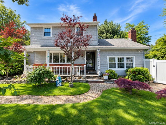 12 Cayuga Avenue