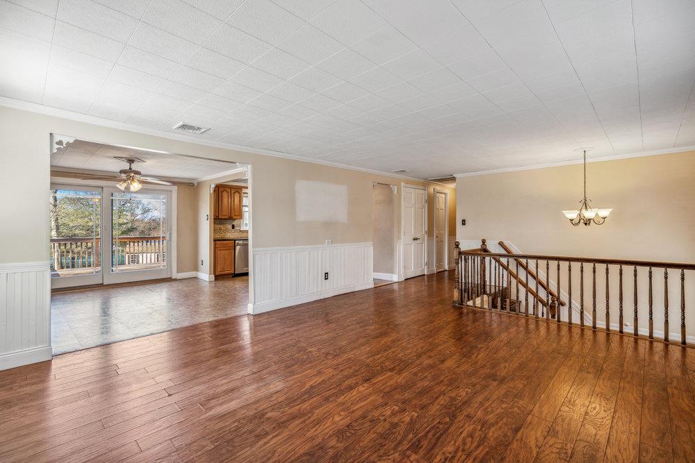 6 Hollow Court, Setauket, New York image 8
