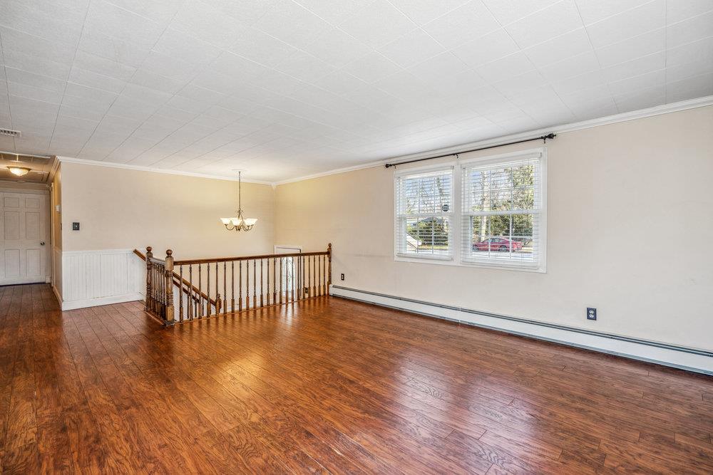 6 Hollow Court, Setauket, New York image 9
