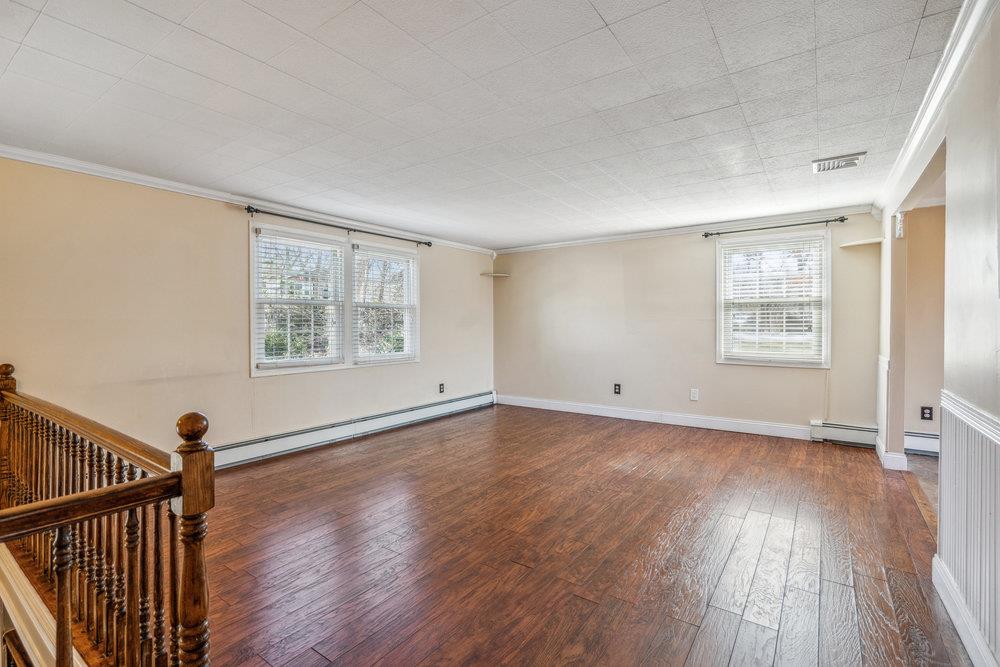 6 Hollow Court, Setauket, New York image 6
