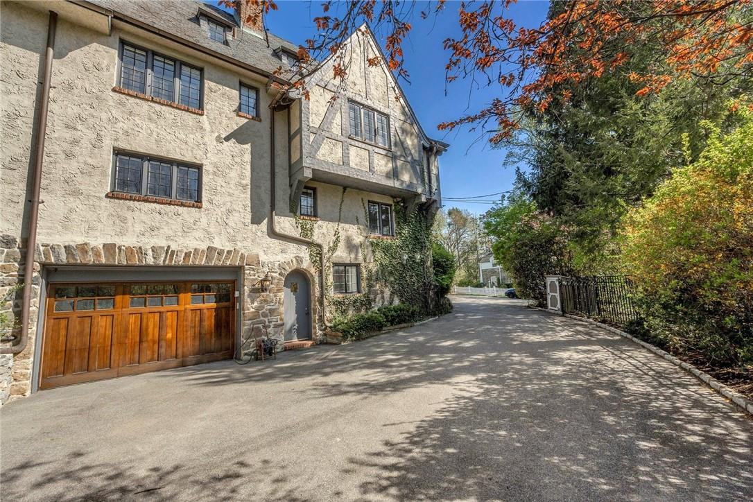 Harrison, New York 10528, United States, 5 Bedrooms Bedrooms, ,4 BathroomsBathrooms,Residential,Active,90809