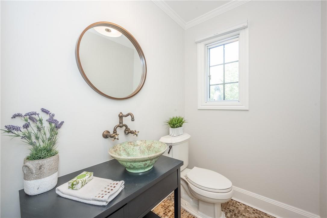 Harrison, New York 10528, United States, 5 Bedrooms Bedrooms, ,4 BathroomsBathrooms,Residential,Active,90809