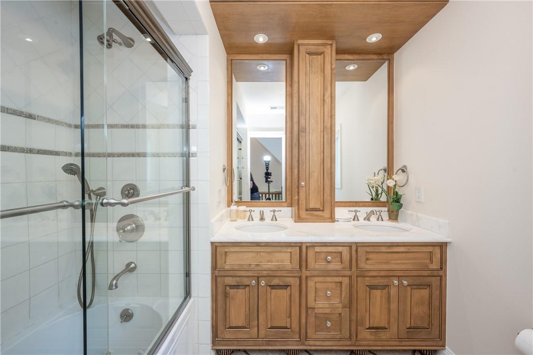 Harrison, New York 10528, United States, 5 Bedrooms Bedrooms, ,4 BathroomsBathrooms,Residential,Active,90809