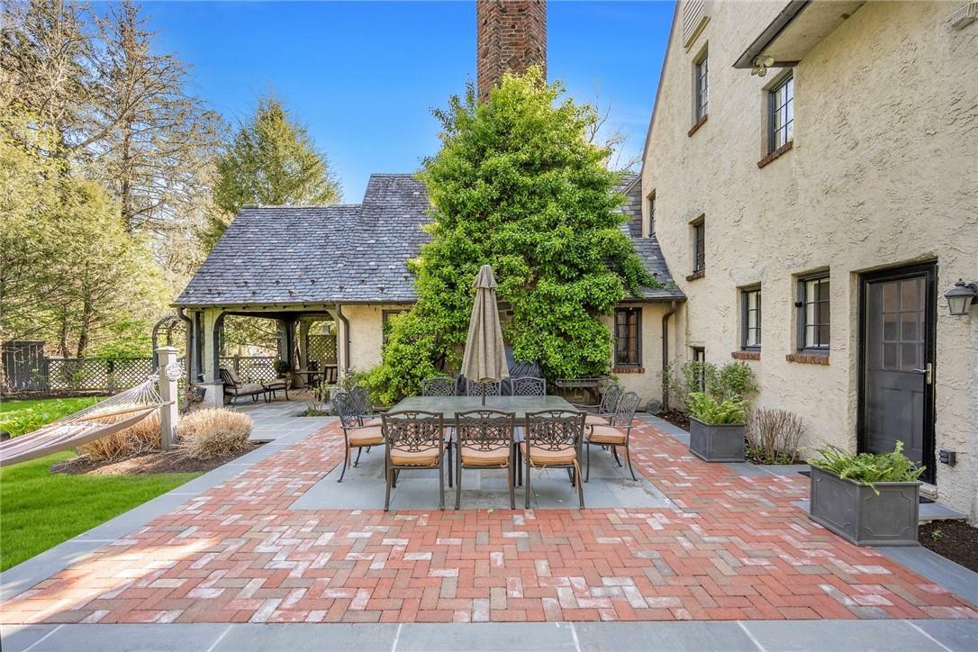 Harrison, New York 10528, United States, 5 Bedrooms Bedrooms, ,4 BathroomsBathrooms,Residential,Active,90809