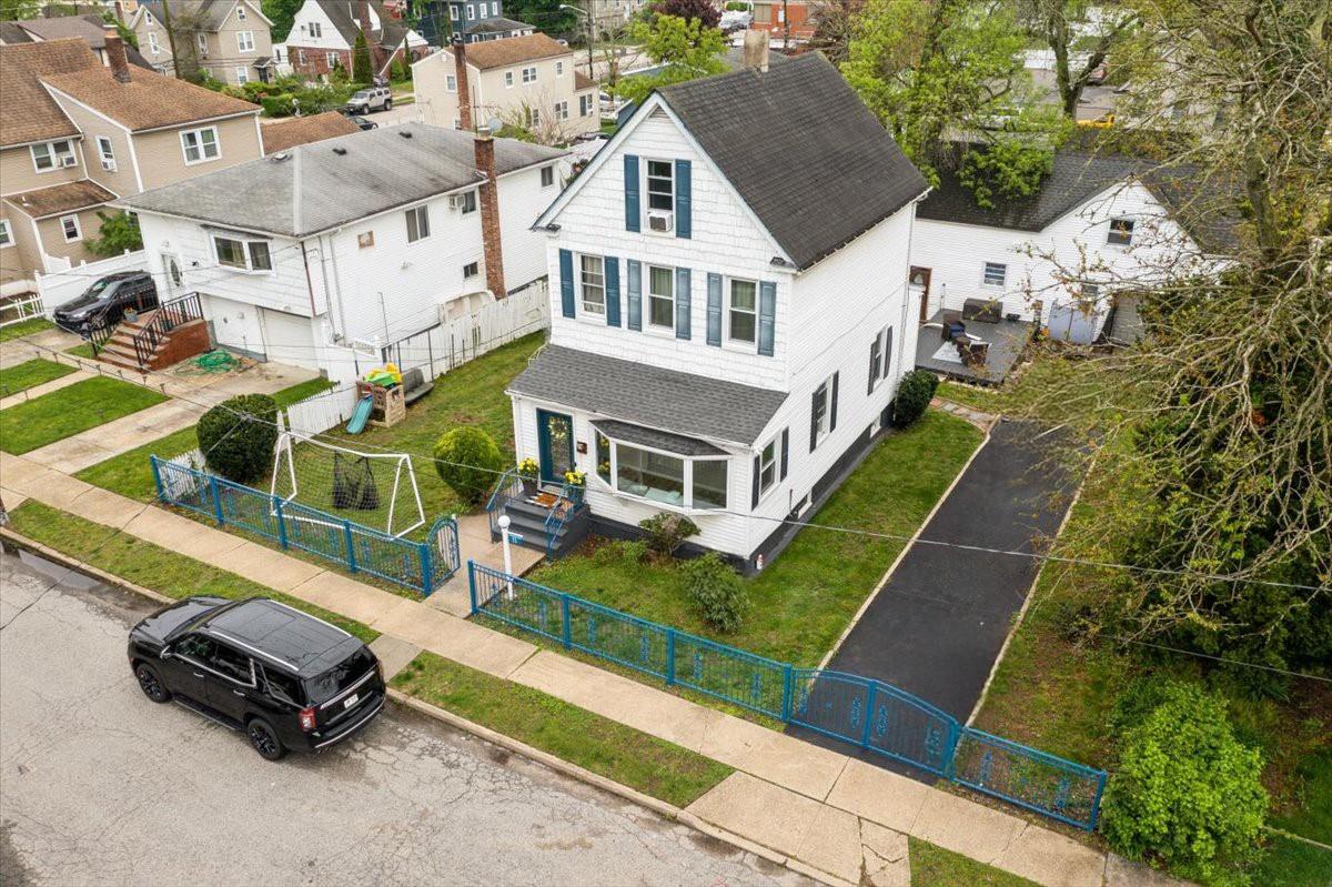 11 Hope Place, Freeport, New York image 24