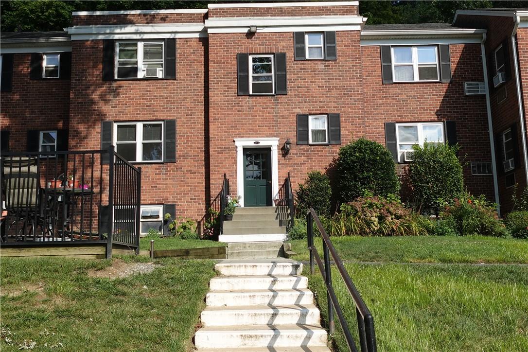 Rental Property at S Highland Avenue C4, Ossining, New York - Bedrooms: 3 
Bathrooms: 2  - $3,800 MO.