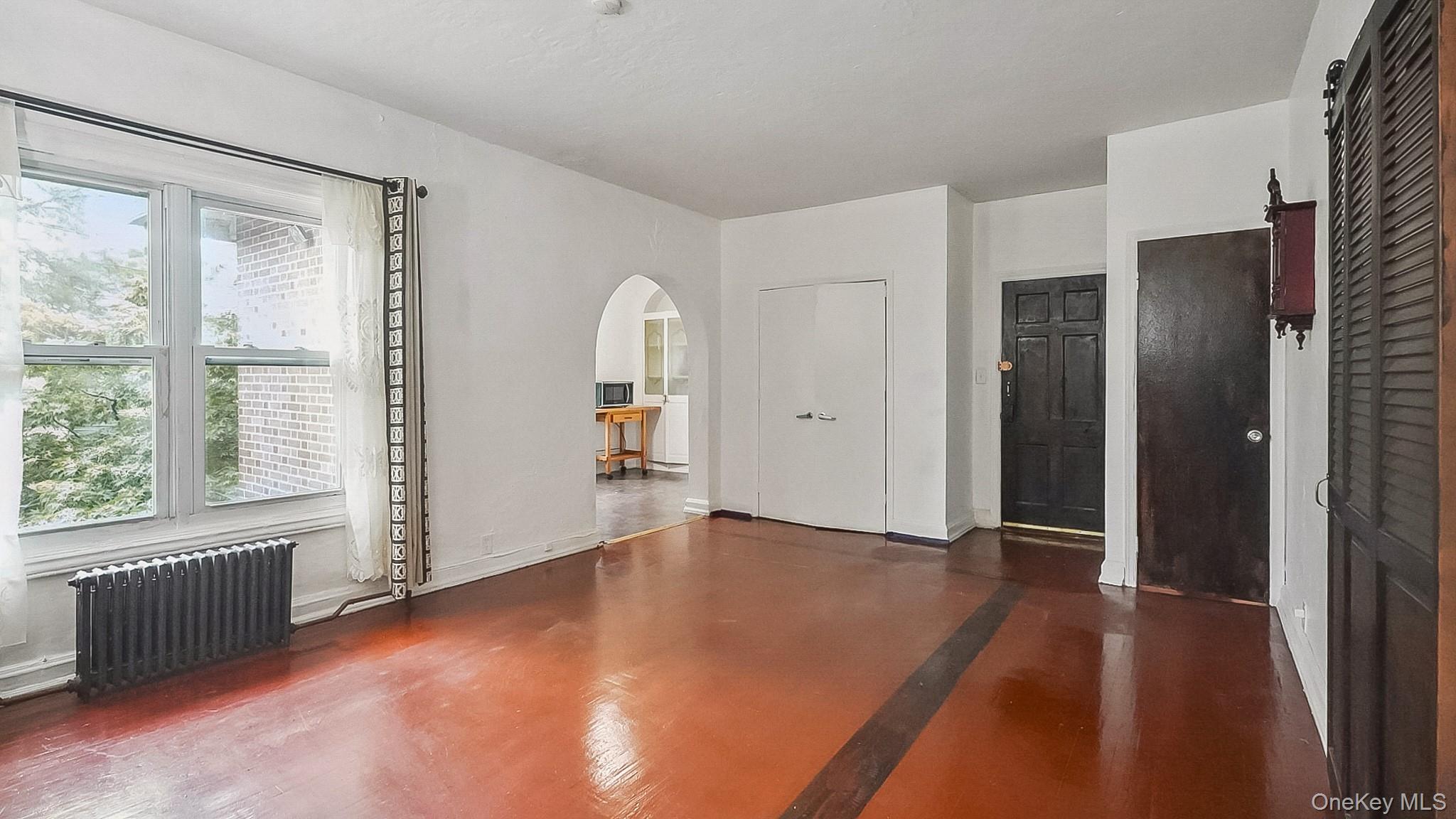 252 S 10th Avenue 2F