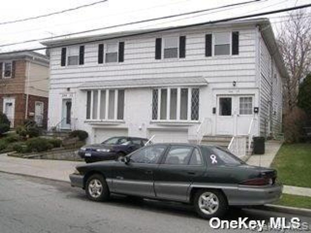 Photo of 244-57 Grand Central Parkway #2, Douglaston, NY 11362 (MLS # 986427)