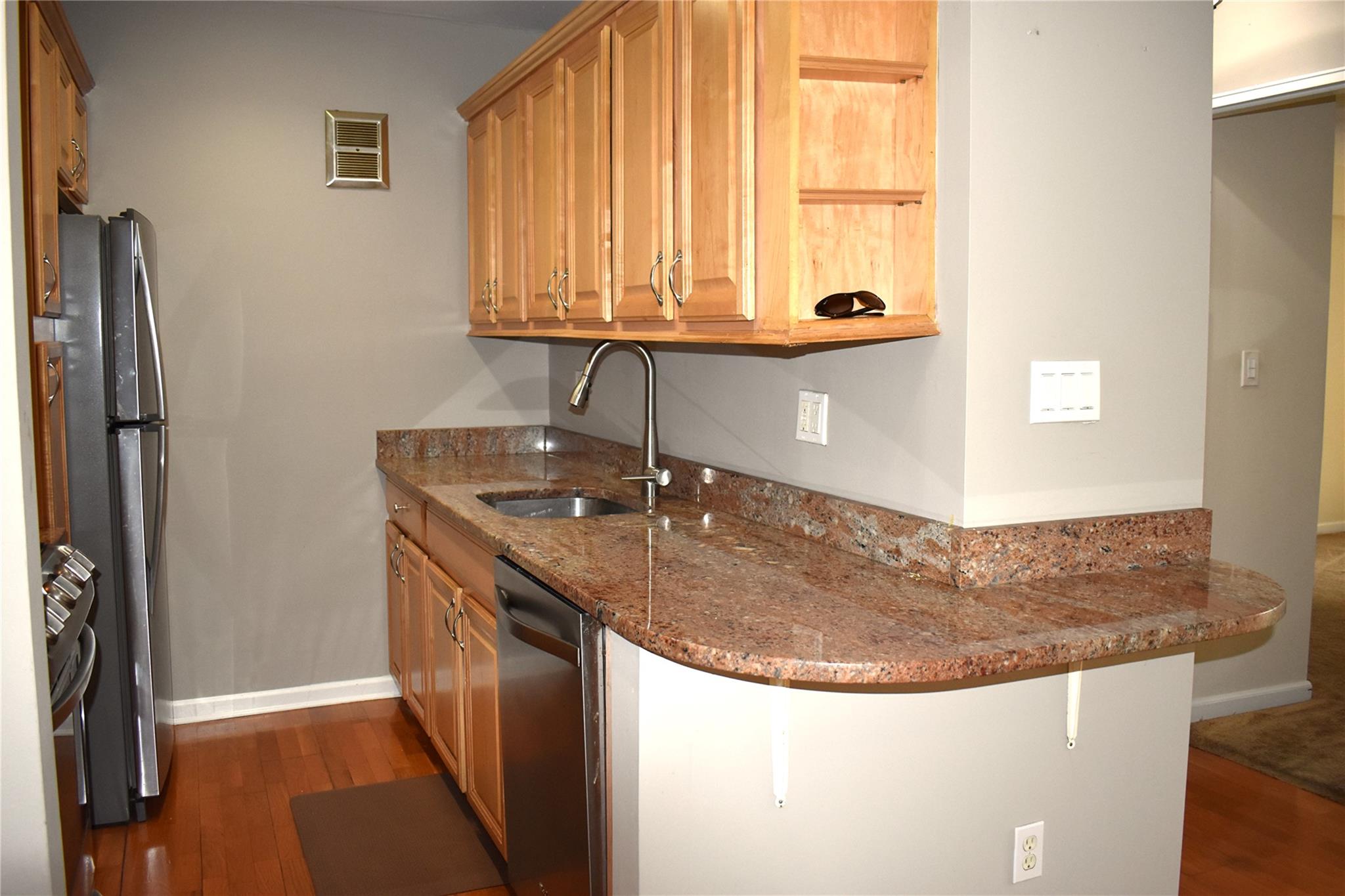 596 Broadway 10B