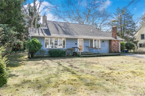 Homes For Sale - 204 E 19th Street<br/> Huntington Station, NY 11746