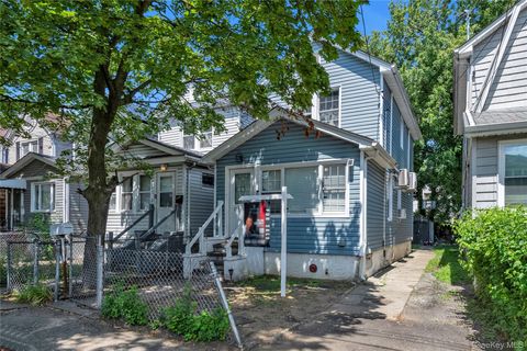 Homes For Sale - 139-17 Glassboro Avenue<br/> Jamaica, NY 11435