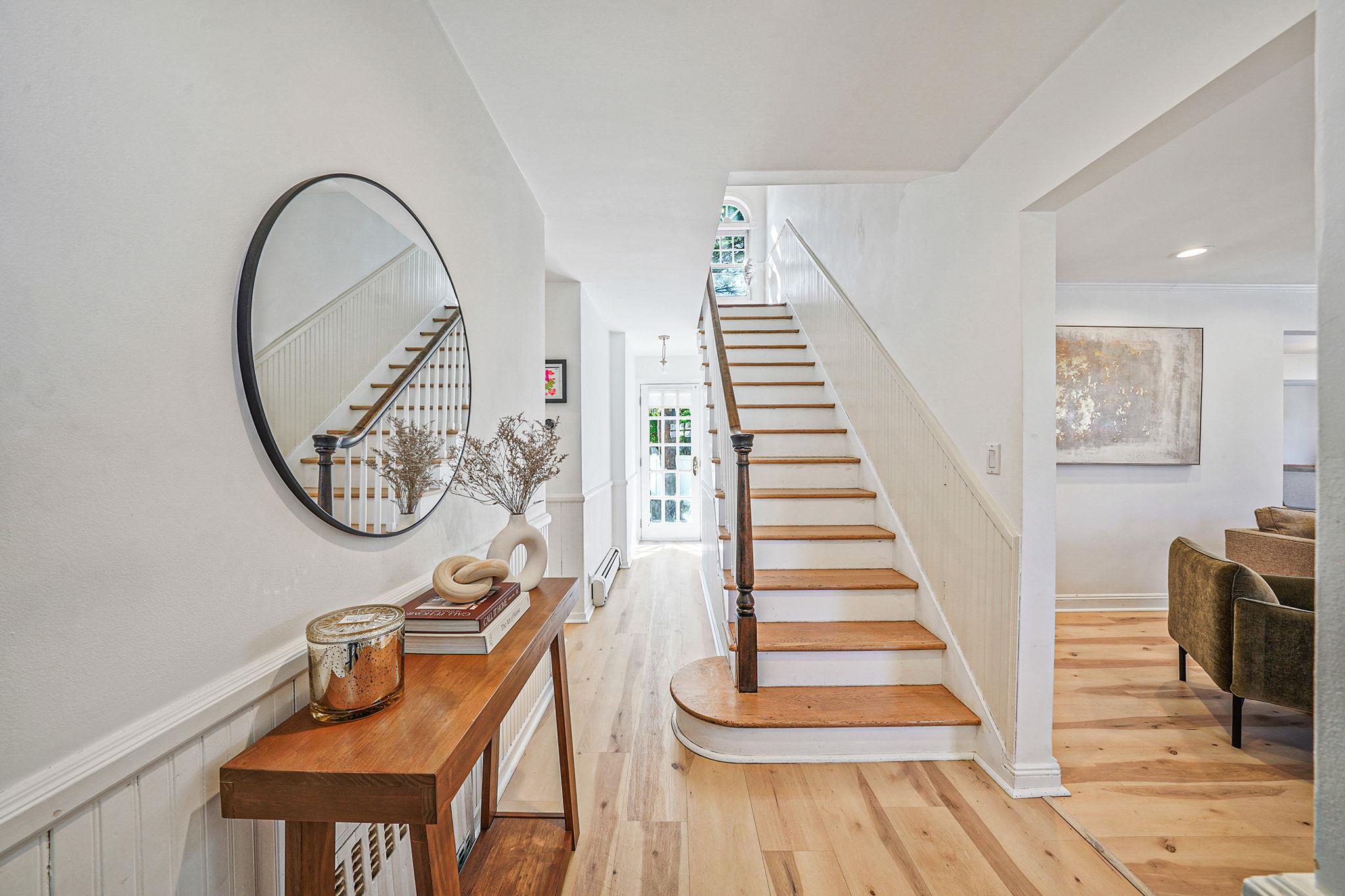 97 Elliman Place, Syosset, New York image 24
