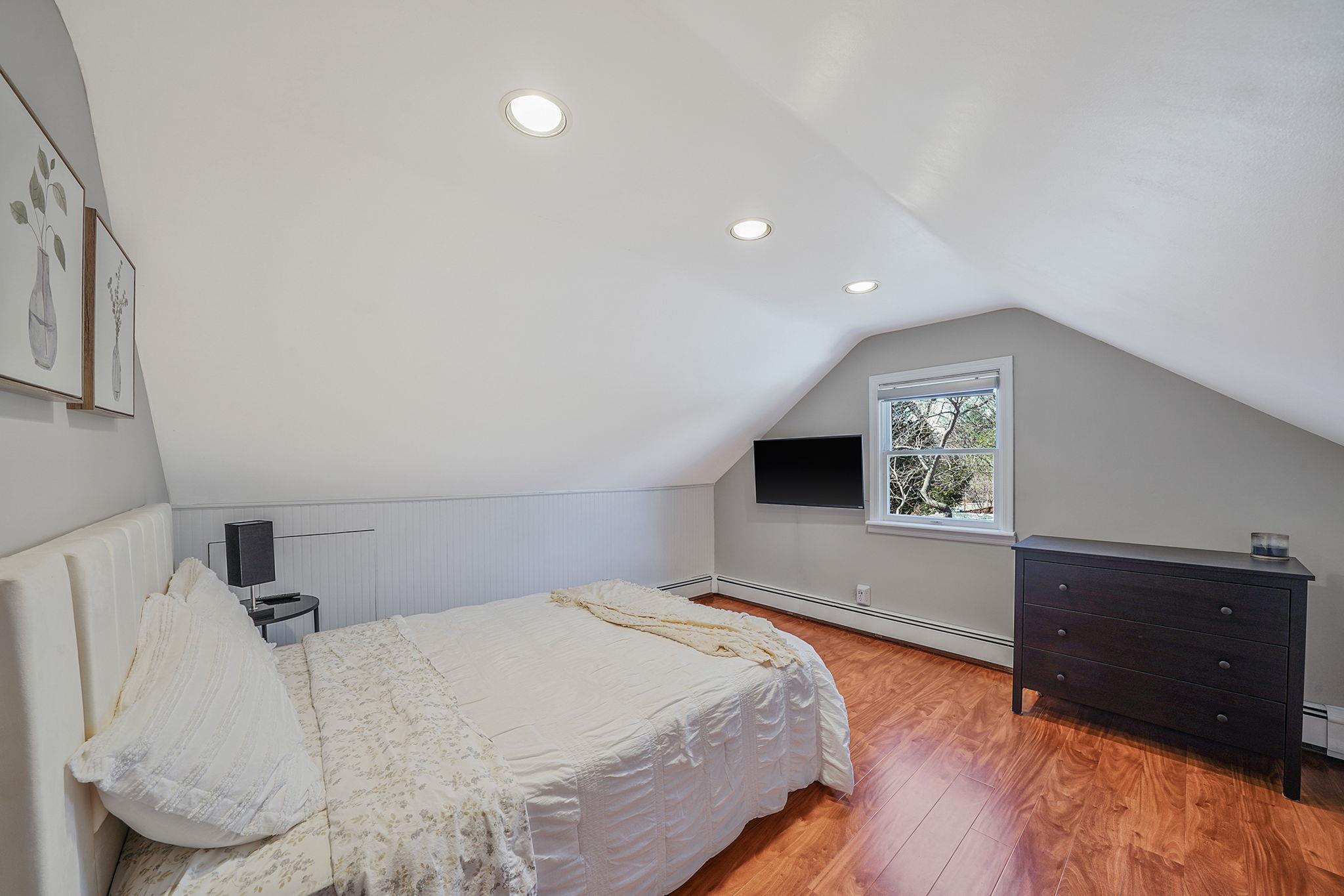 97 Elliman Place, Syosset, New York image 28