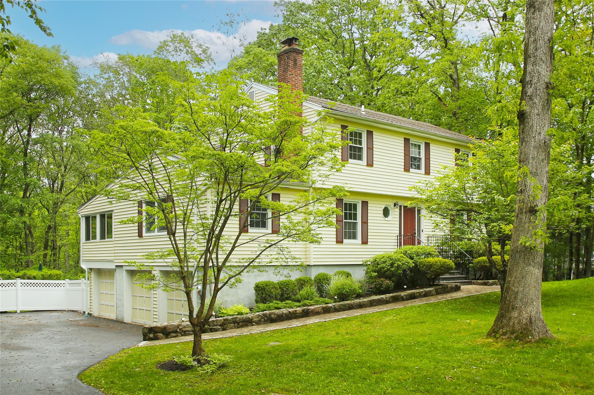 31 Tri Brook Drive, South Salem, New York image 1