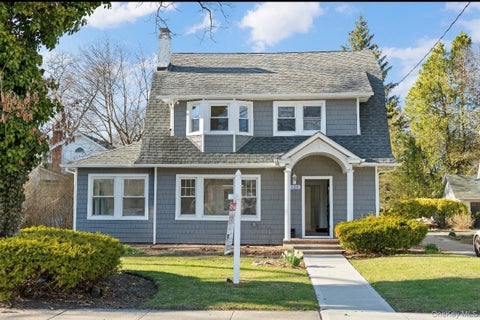Homes For Sale - 120 Lena Avenue<br/> Freeport, NY 11520