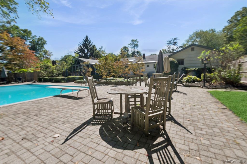 Photo of 26 Jill Drive, West Nyack, NY 10994 (MLS # 918308)